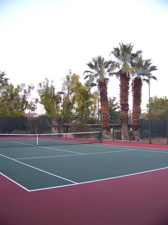 The Oasis Resort Palm Springs Exterior photo