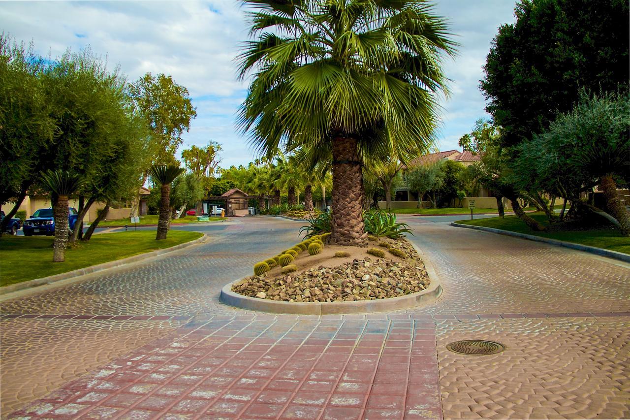 The Oasis Resort Palm Springs Exterior photo