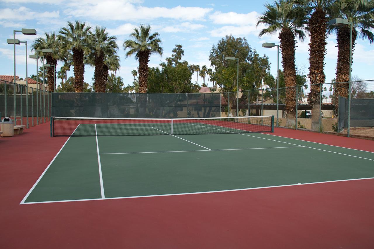 The Oasis Resort Palm Springs Exterior photo