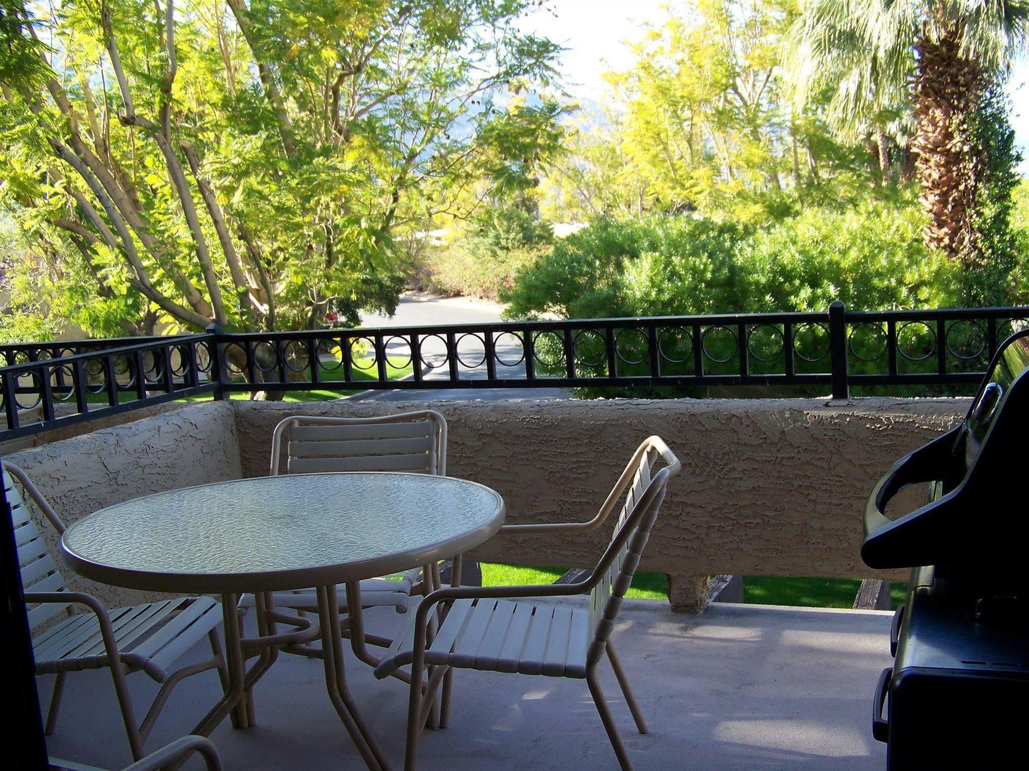 The Oasis Resort Palm Springs Exterior photo