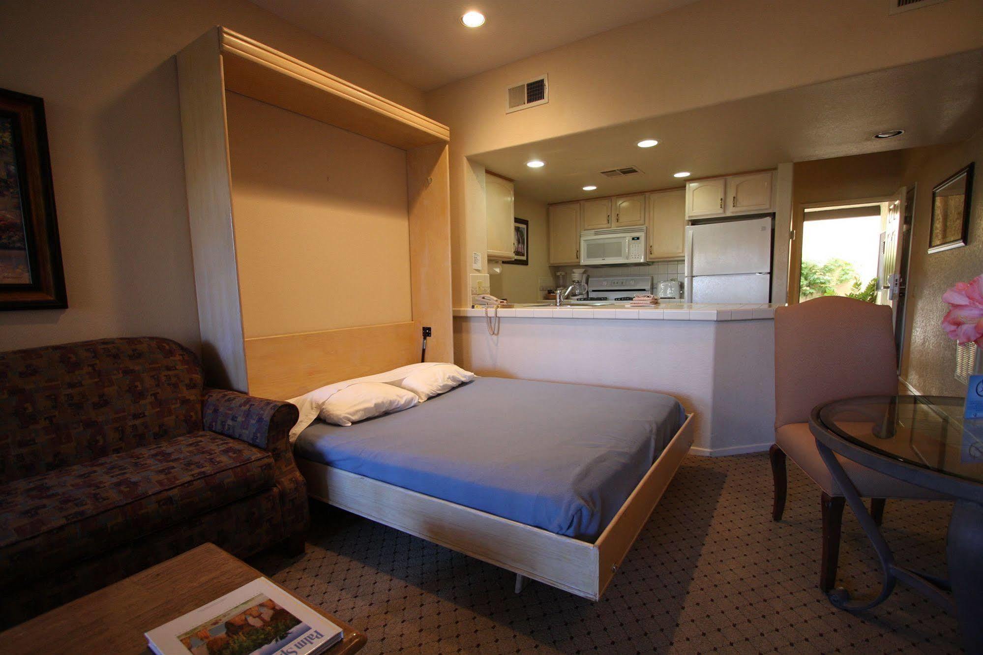 The Oasis Resort Palm Springs Exterior photo